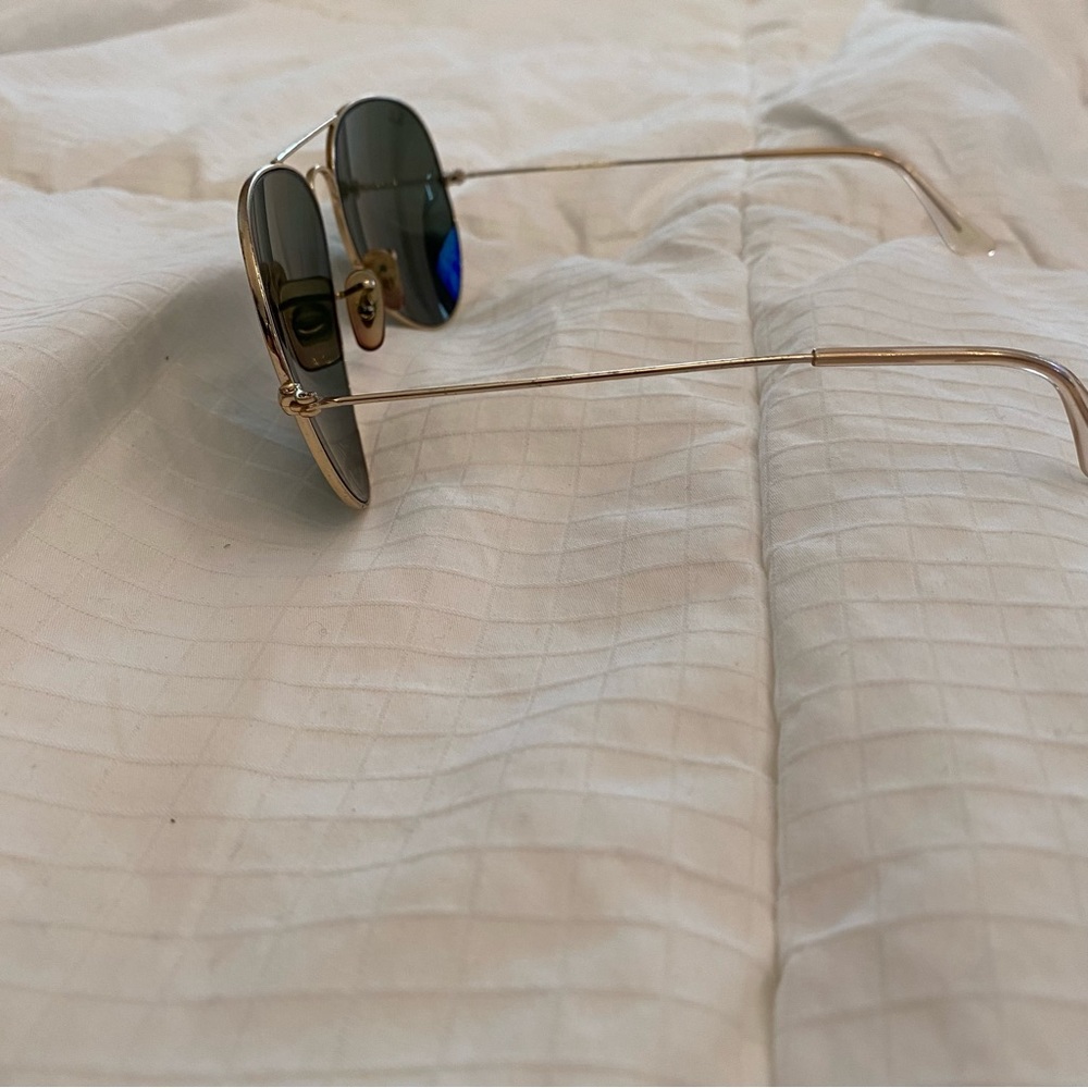 Ray-Ban Gold Aviator Sunglasses - Picture 4 of 14